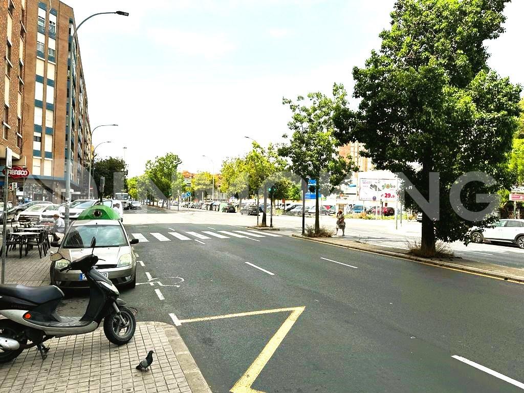 Foto de la propiedad Local comercial en Av. Tres Forques, Valencia 